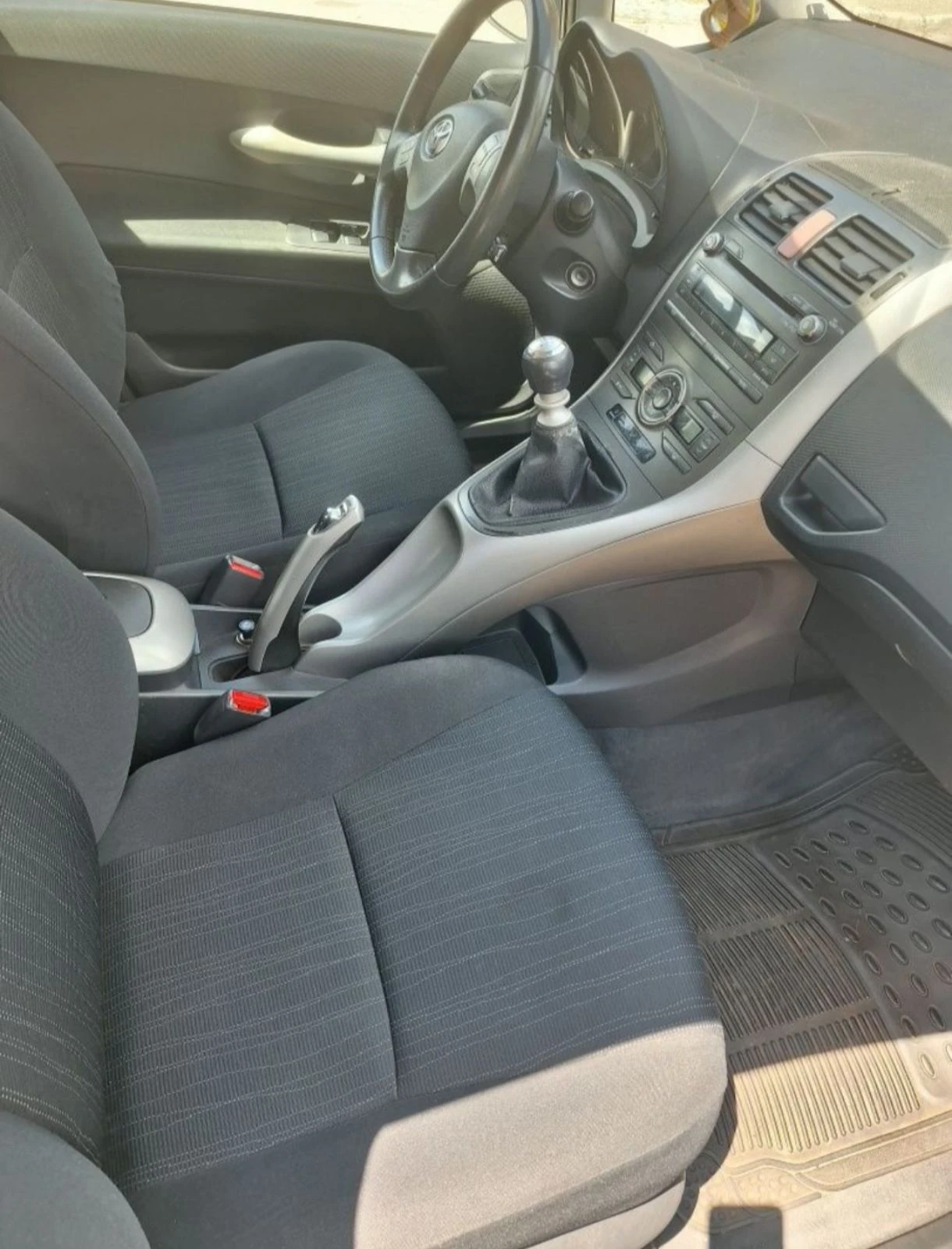 Toyota Auris, снимка 2 - Автомобили и джипове - 56465375