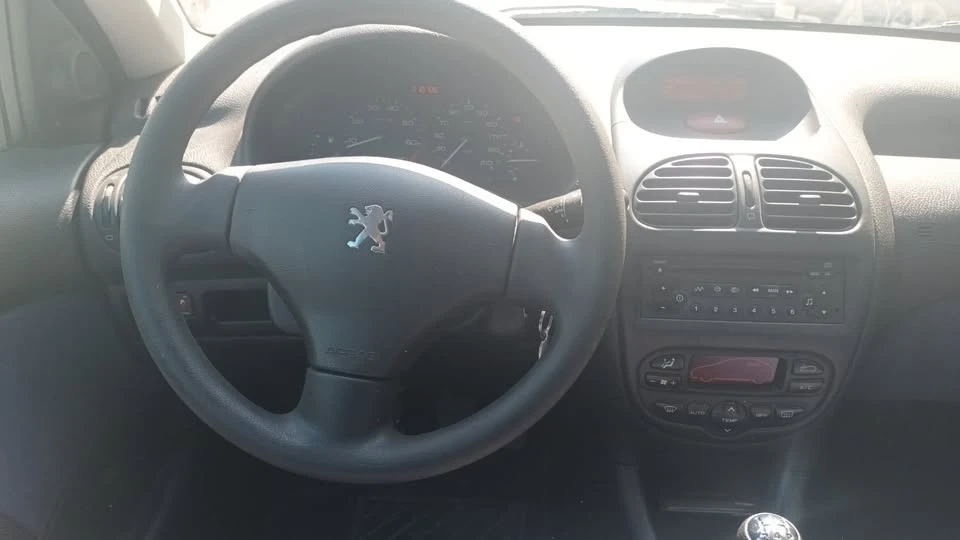 Peugeot 206 1.6, снимка 3 - Автомобили и джипове - 56575880