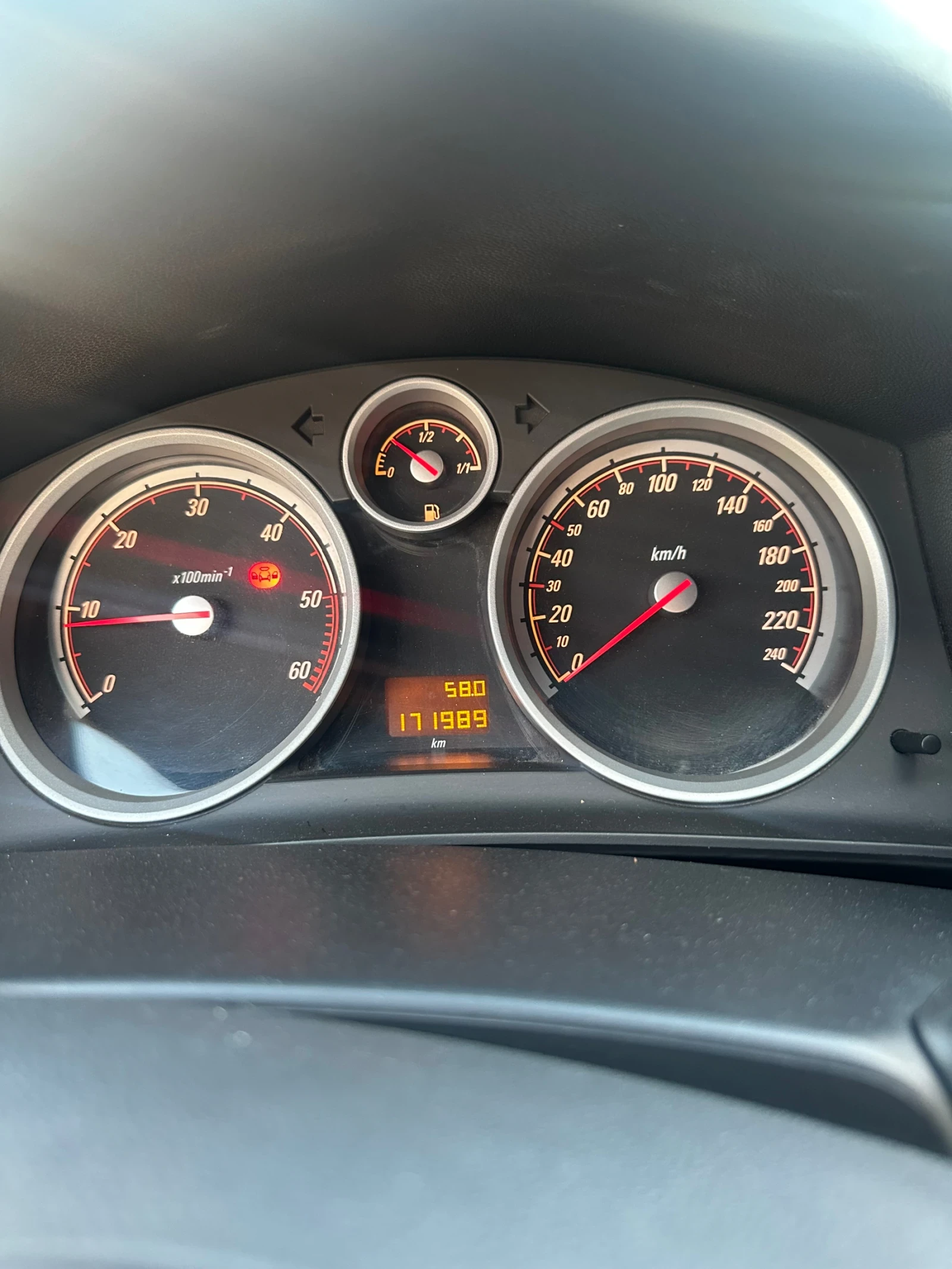 Opel Astra 1.9Gtc, снимка 11 - Автомобили и джипове - 56638091