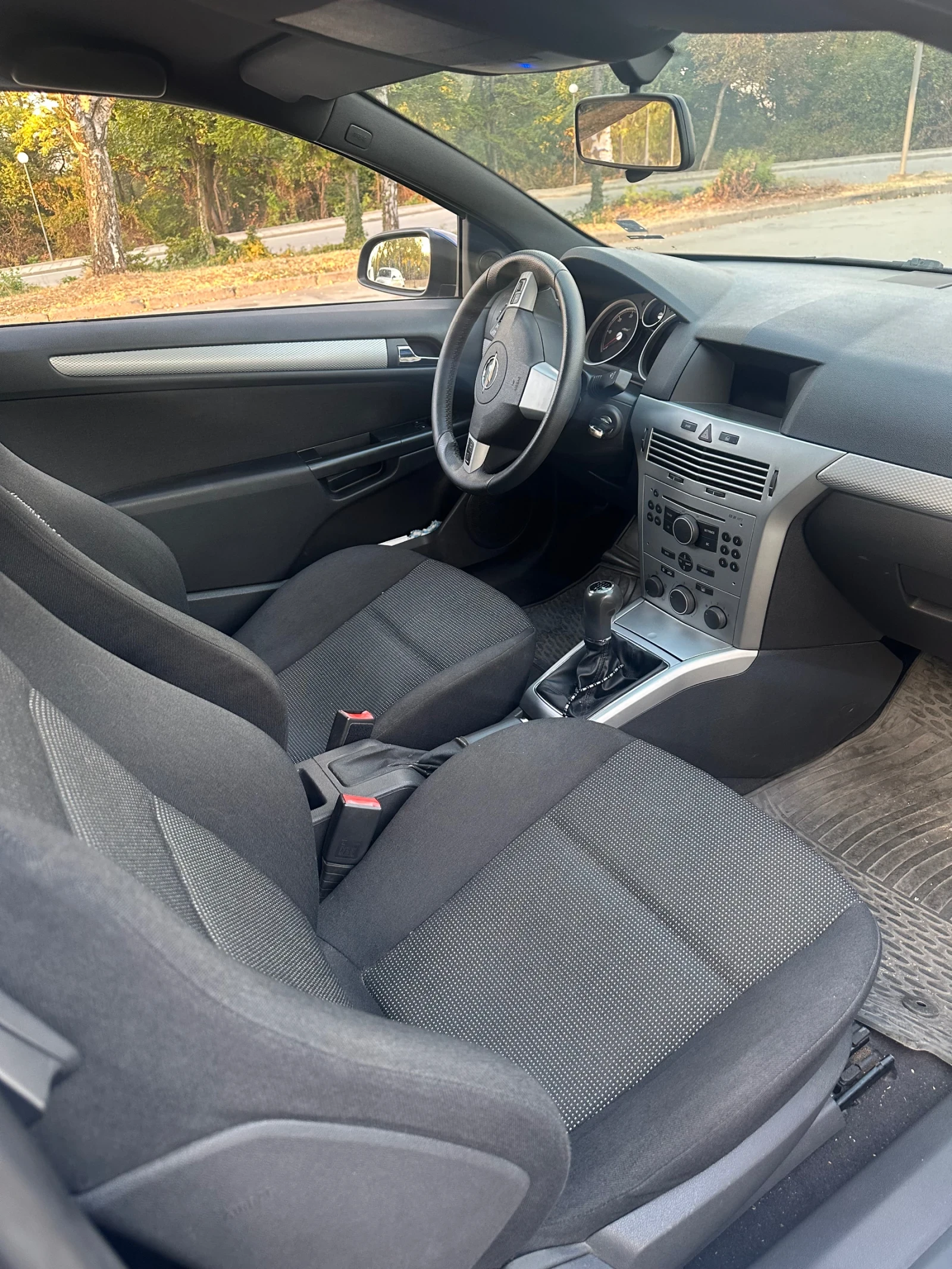 Opel Astra 1.9Gtc, снимка 9 - Автомобили и джипове - 56638091