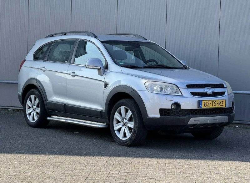 Chevrolet Captiva Chevrolet Captiva 3.2i Executive 230к.с 4x4 7места, снимка 2 - Автомобили и джипове - 49565466