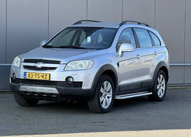 Chevrolet Captiva Chevrolet Captiva 3.2i Executive 230к.с 4x4 7места, снимка 1 - Автомобили и джипове - 49565466