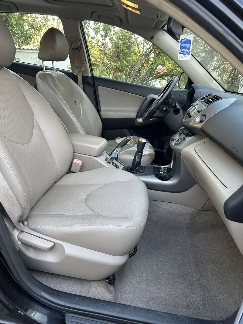 Toyota Rav4, снимка 8 - Автомобили и джипове - 52256764