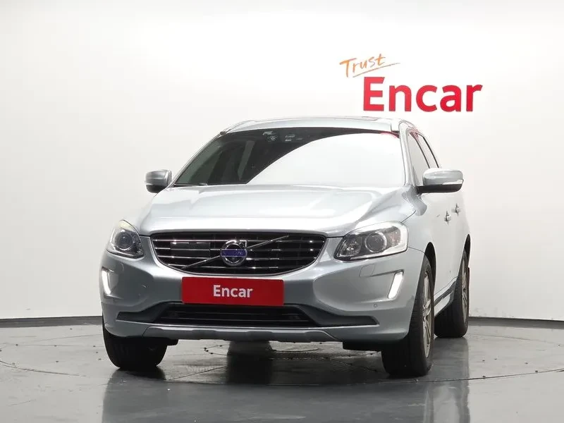 Volvo XC60 D4, снимка 3 - Автомобили и джипове - 56356400