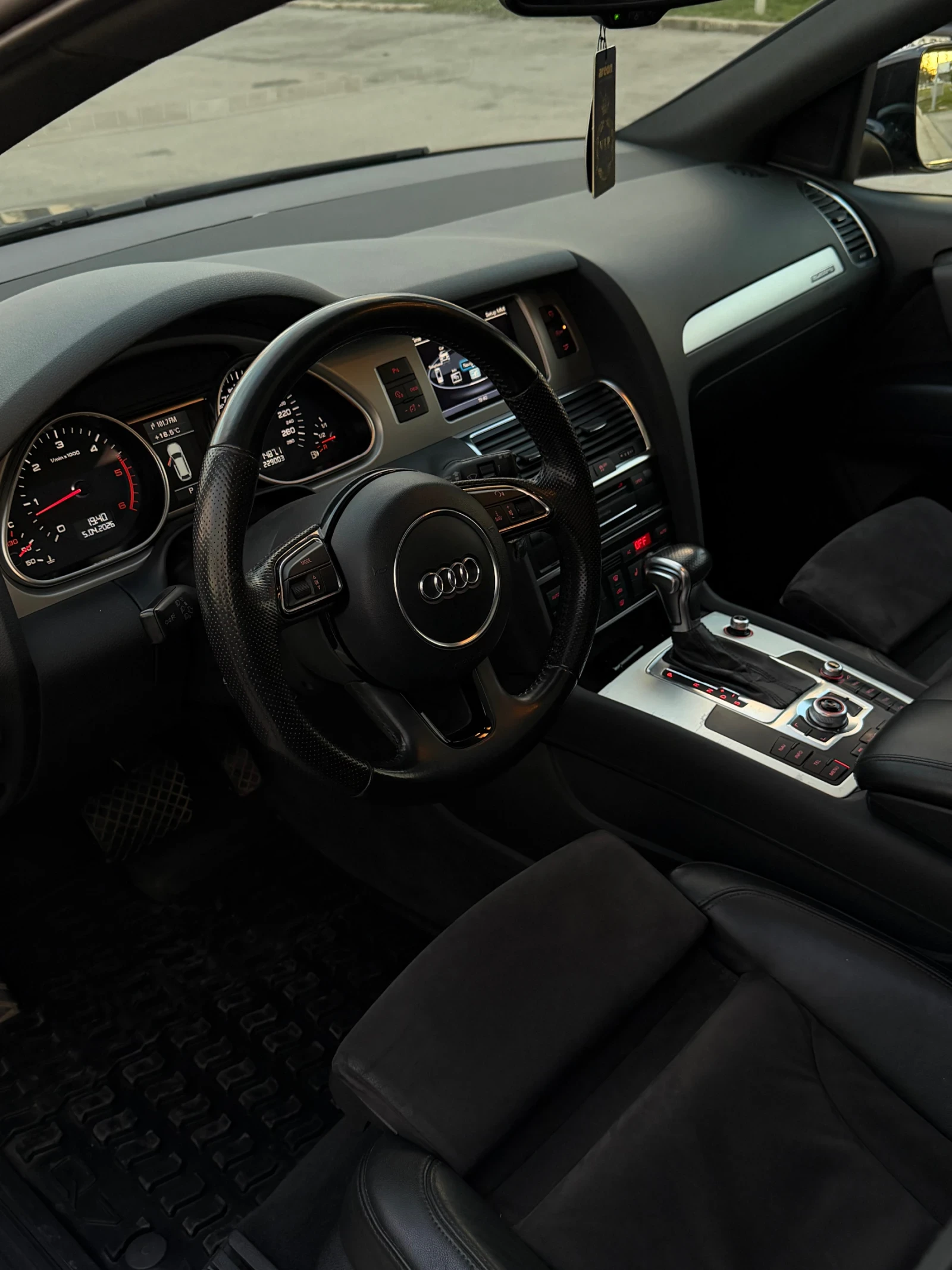 Audi Q7 3.0tdi 245 BOSE SideAssist НОВА Ambient, снимка 9 - Автомобили и джипове - 53832999