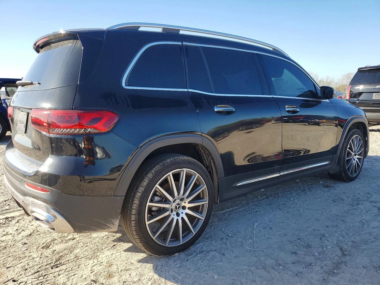 Mercedes-Benz GLB 250 - изображение 3