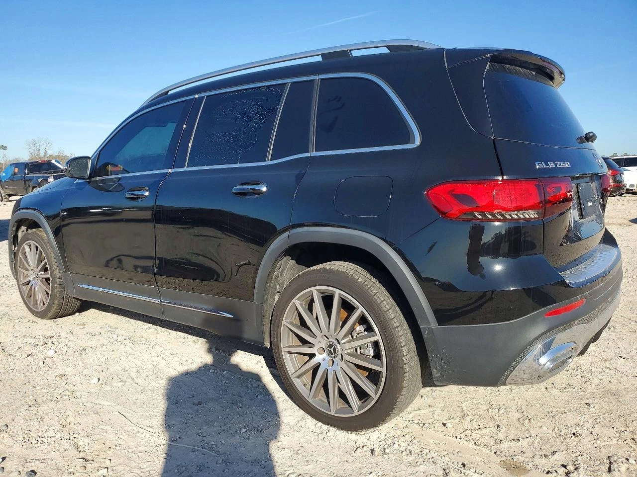 Mercedes-Benz GLB 250 - изображение 2