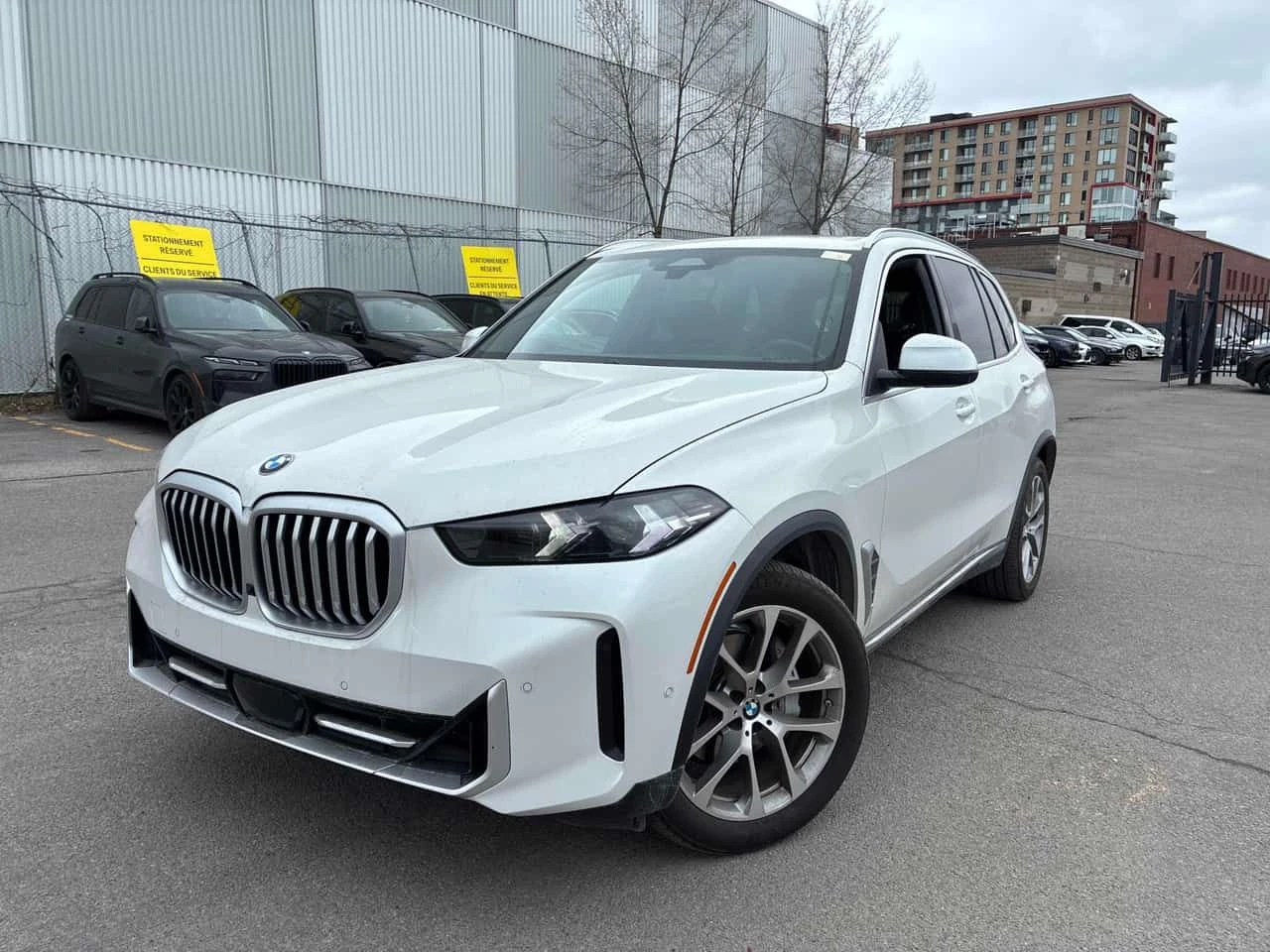 BMW X5 xDrive40i / 360 / DIS / Harman Kardon / ОБДУХВАНЕ