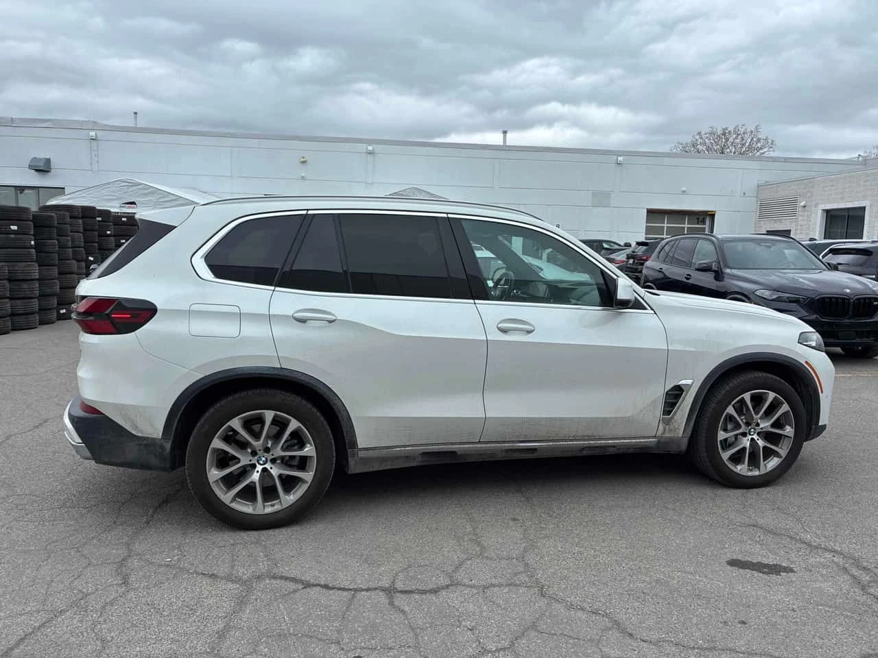 BMW X5 xDrive40i / 360 / DIS / Harman Kardon / ОБДУХВАНЕ, снимка 3 - Автомобили и джипове - 54365941