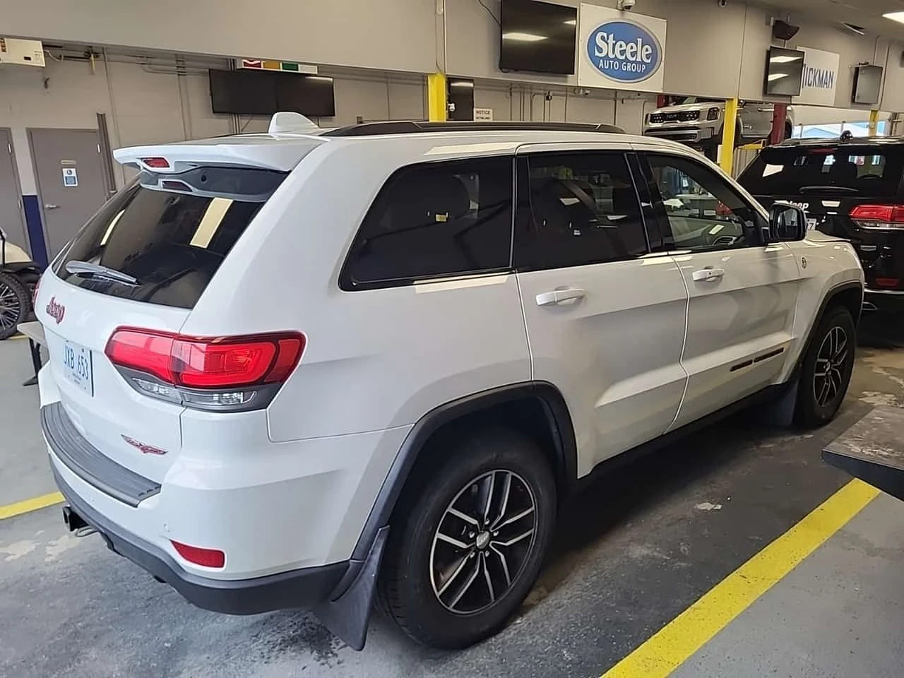Jeep Grand cherokee TRAILHAWK/CARFAX/ДИСТРОНИК/ОБДУХ/ШИБЕДАХ, снимка 3 - Автомобили и джипове - 54417722