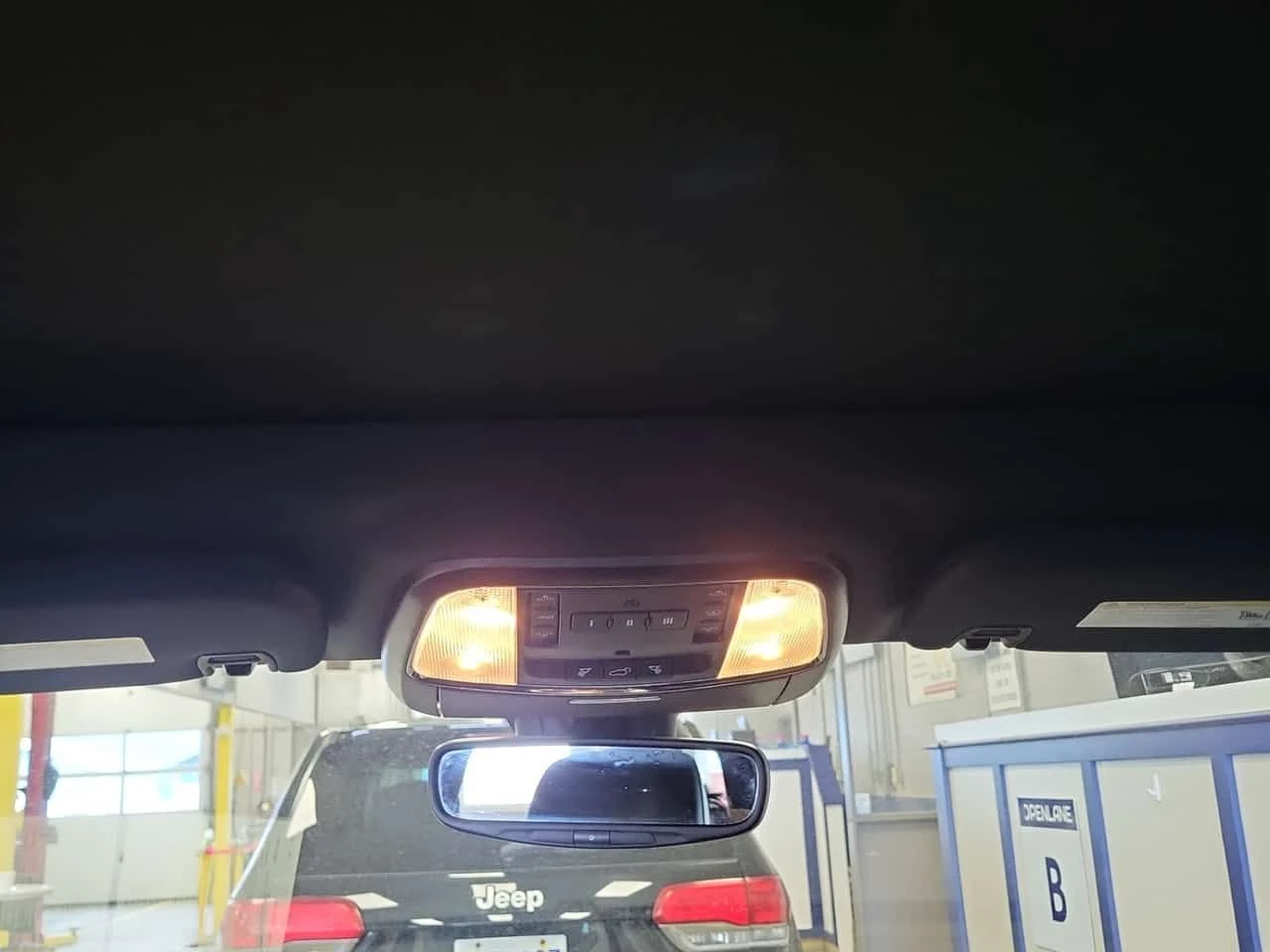 Jeep Grand cherokee TRAILHAWK/CARFAX/ДИСТРОНИК/ОБДУХ/ШИБЕДАХ, снимка 12 - Автомобили и джипове - 54417722