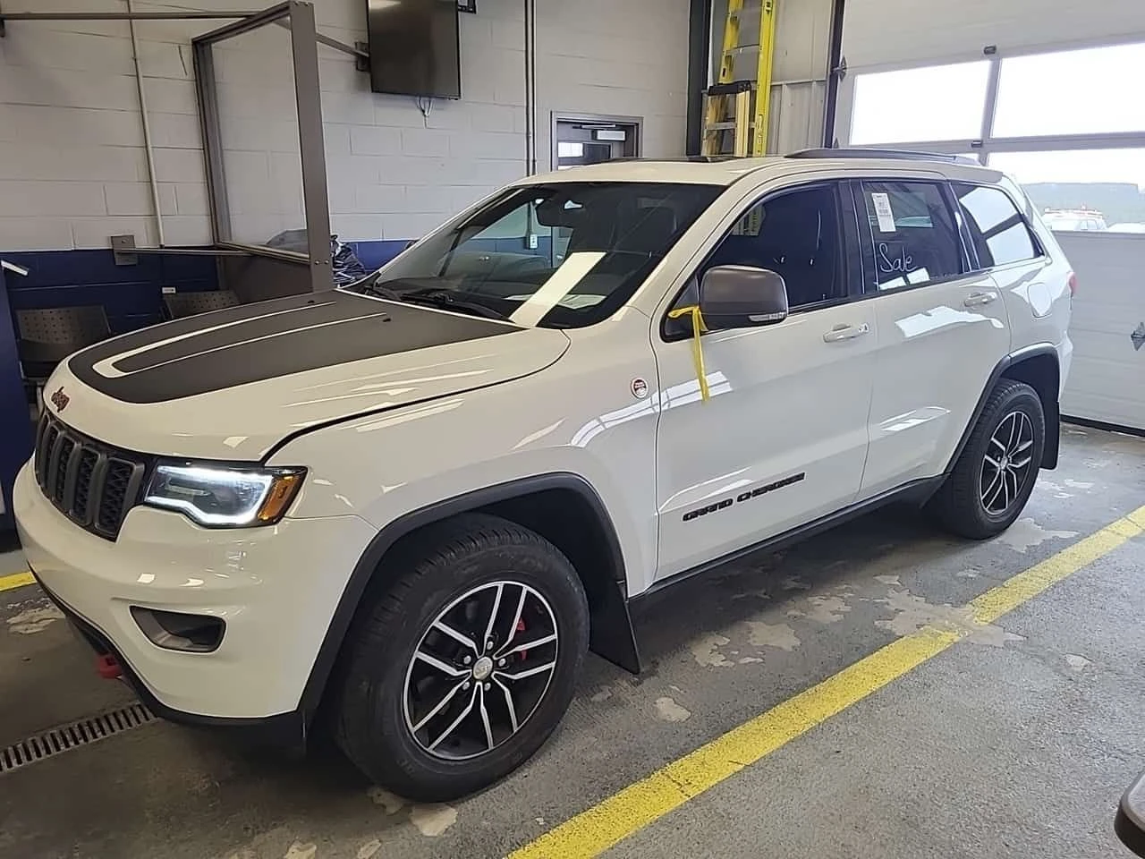 Jeep Grand cherokee TRAILHAWK/CARFAX/ДИСТРОНИК/ОБДУХ/ШИБЕДАХ, снимка 2 - Автомобили и джипове - 54417722
