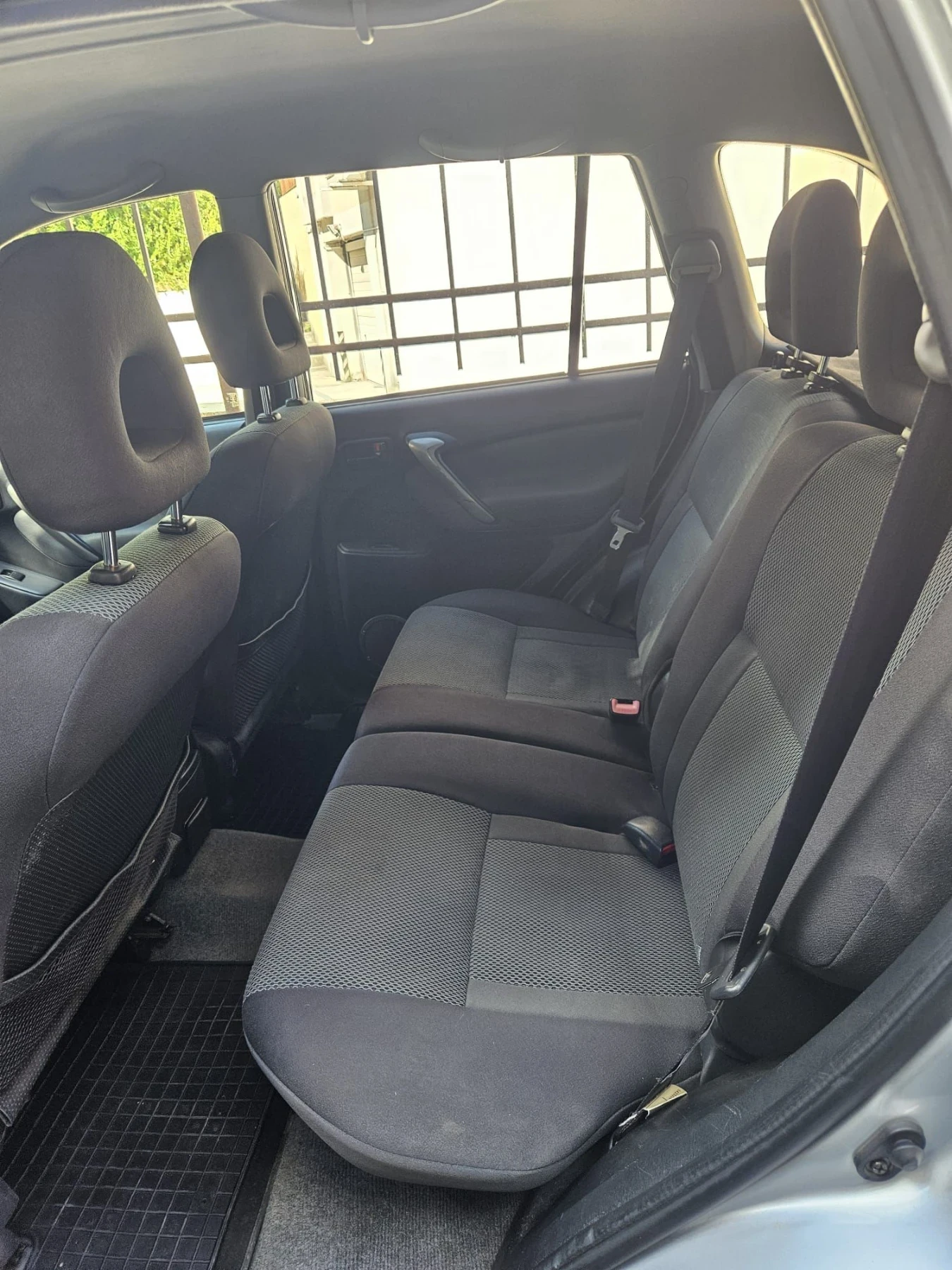 Toyota Rav4 2.0 D4D 4x4 116к.с., снимка 11 - Автомобили и джипове - 55859638