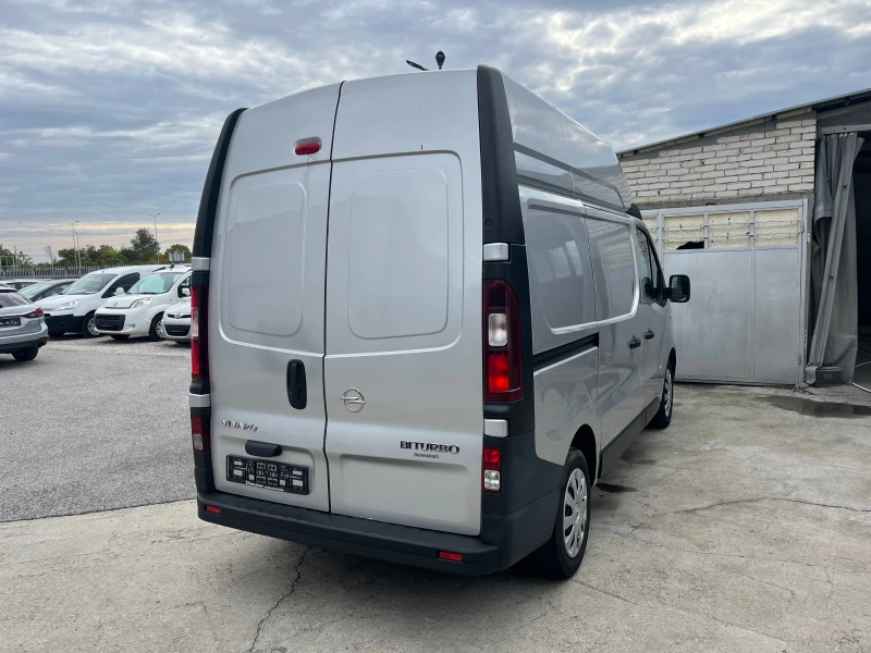 Opel Vivaro 1.6 Diesel 120k.c, снимка 6 - Бусове и автобуси - 52051831