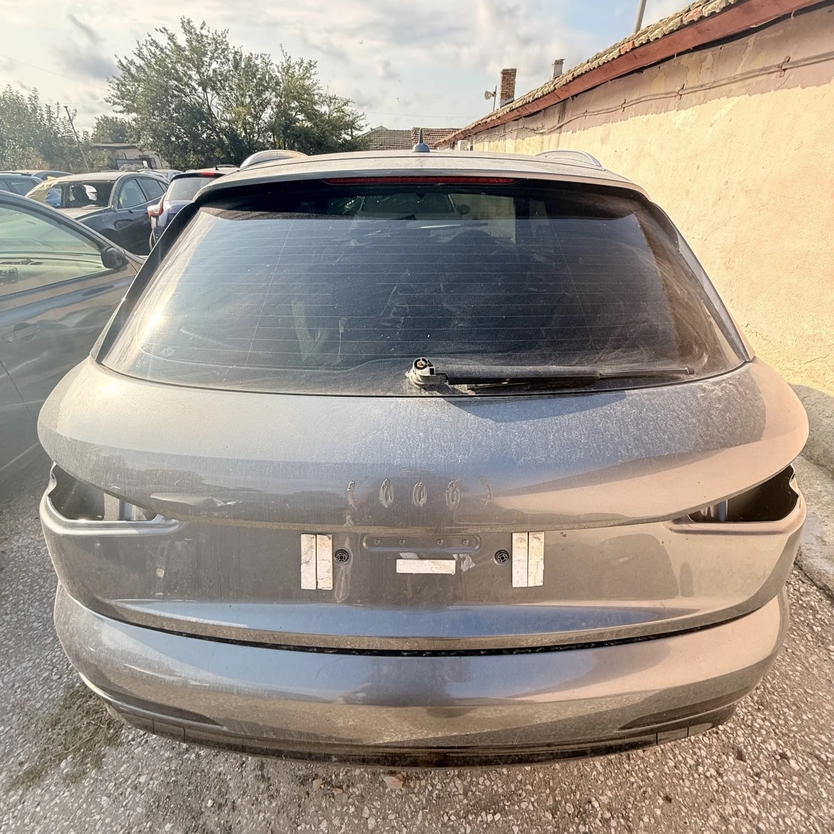 Заден капак Audi Q3 2014 Кросоувър 8U0827023