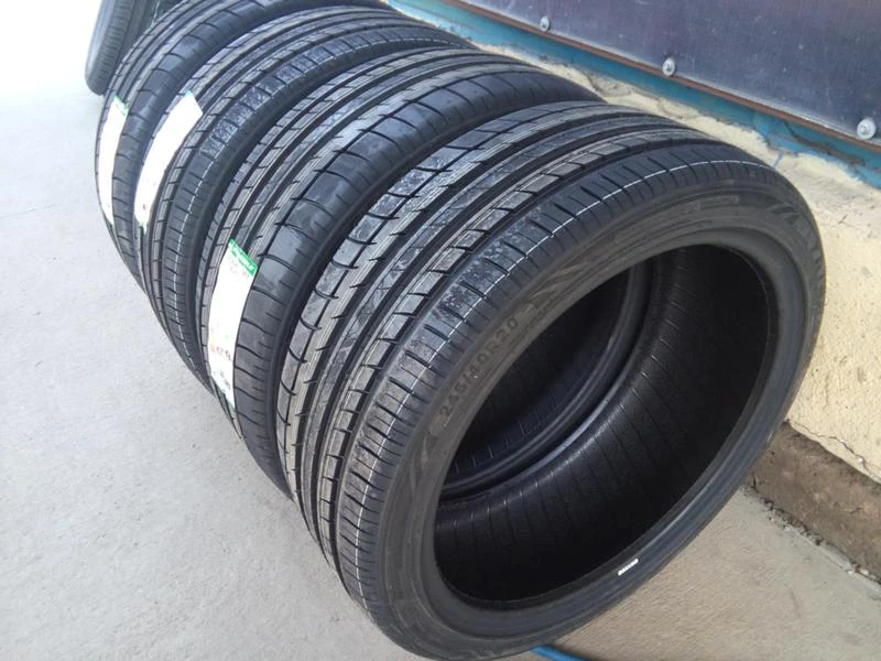 Гуми Летни 245/40R20, снимка 3 - Гуми и джанти - 45649572