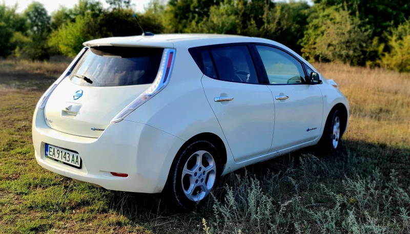 Nissan Leaf  ZE0 НОВА БАТЕРИЯ 40kWh, снимка 6 - Автомобили и джипове - 47697942