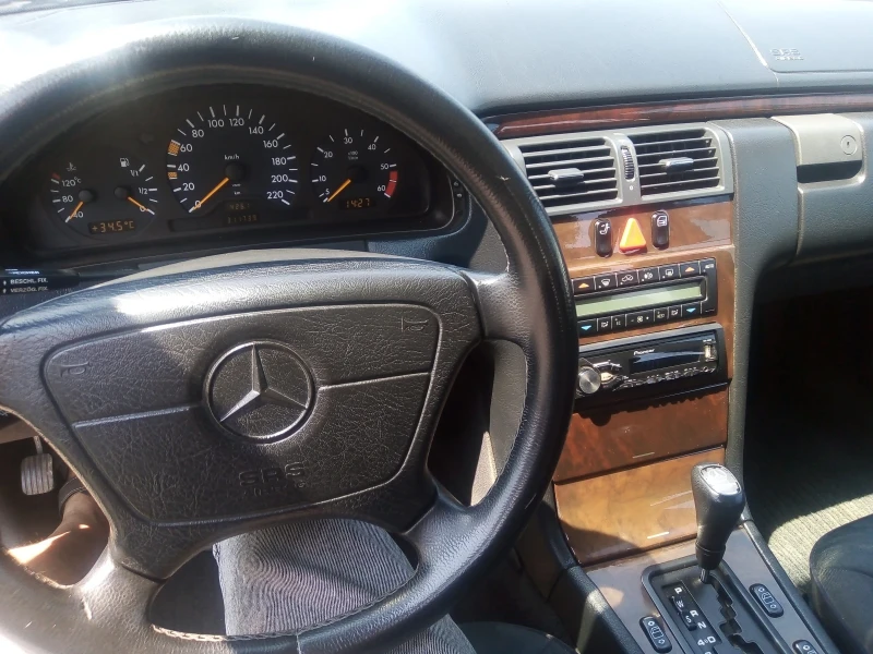 Mercedes-Benz E 250, снимка 6 - Автомобили и джипове - 47574781