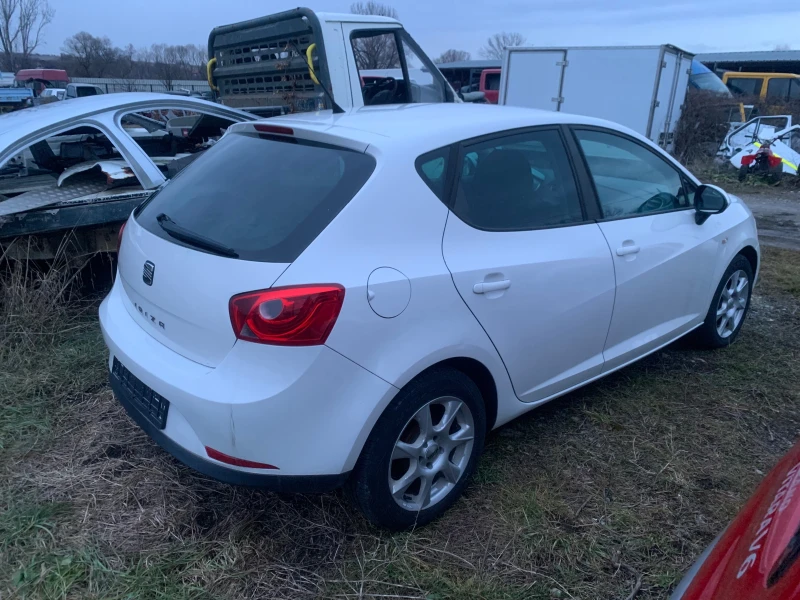 Seat Ibiza 1.4i, снимка 3 - Автомобили и джипове - 48448743