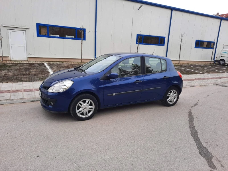 Renault Clio 1.6, снимка 2 - Автомобили и джипове - 48953334