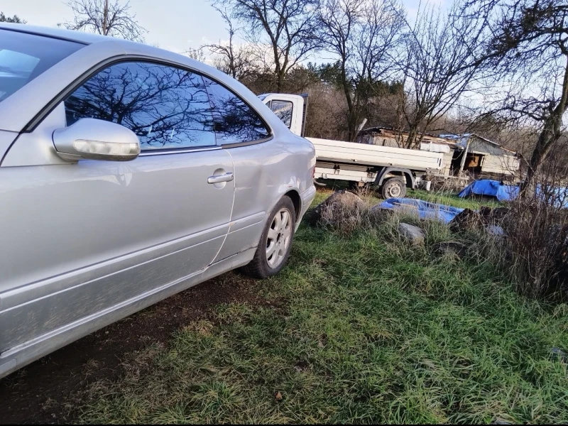 Mercedes-Benz CLK Kompressor, снимка 4 - Автомобили и джипове - 49243653