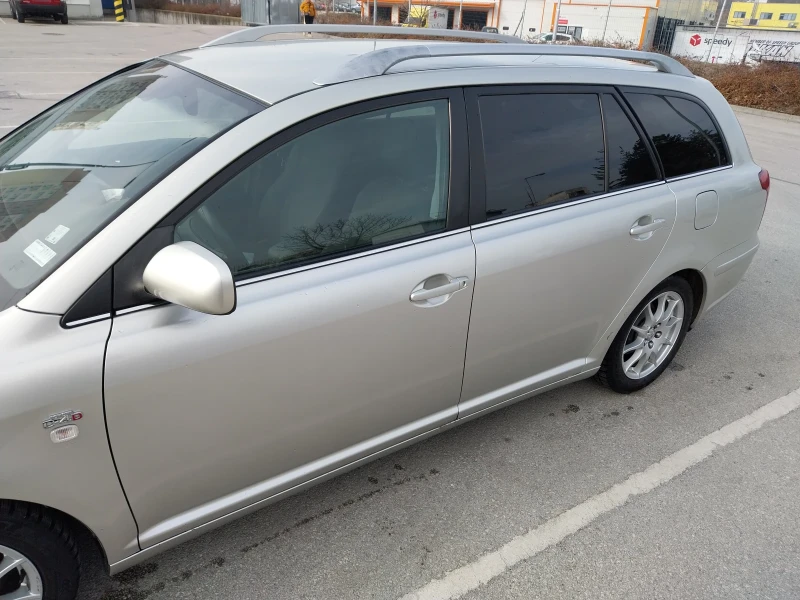 Toyota Avensis 2.0 d4d, снимка 6 - Автомобили и джипове - 49449474