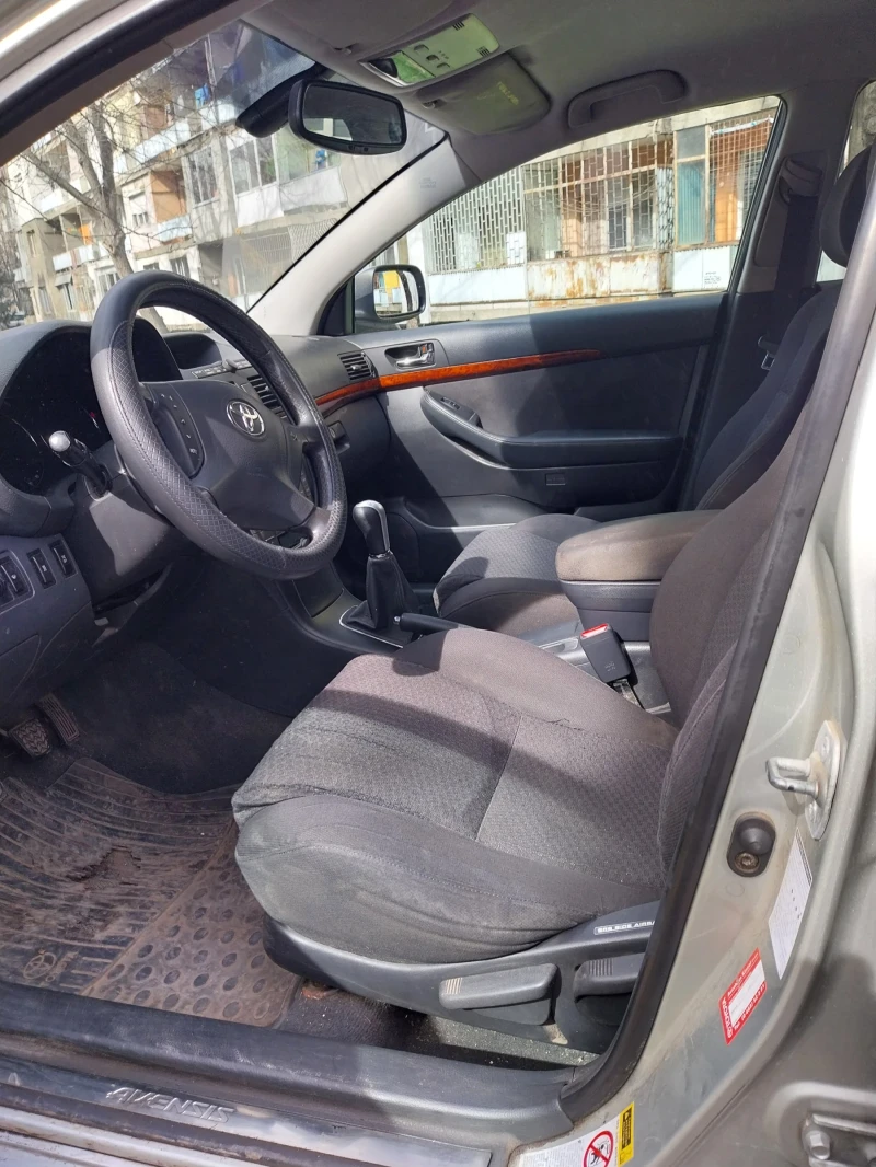 Toyota Avensis 2.0 d4d, снимка 13 - Автомобили и джипове - 49449474