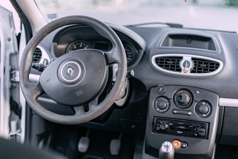 Renault Clio, снимка 4 - Автомобили и джипове - 52341570