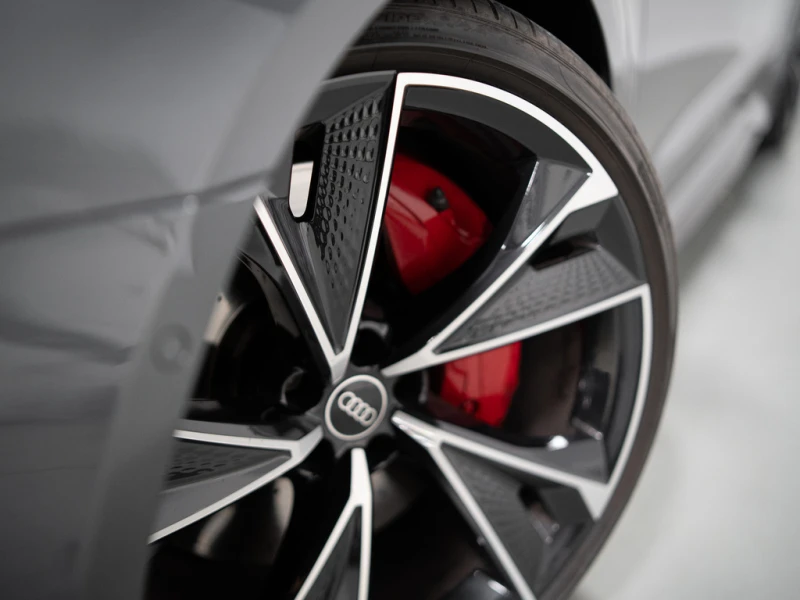 Audi Rs7 DYNAMIC PKG / CARBON OPTICS / ОБДУХ / BANG, снимка 17 - Автомобили и джипове - 52643750