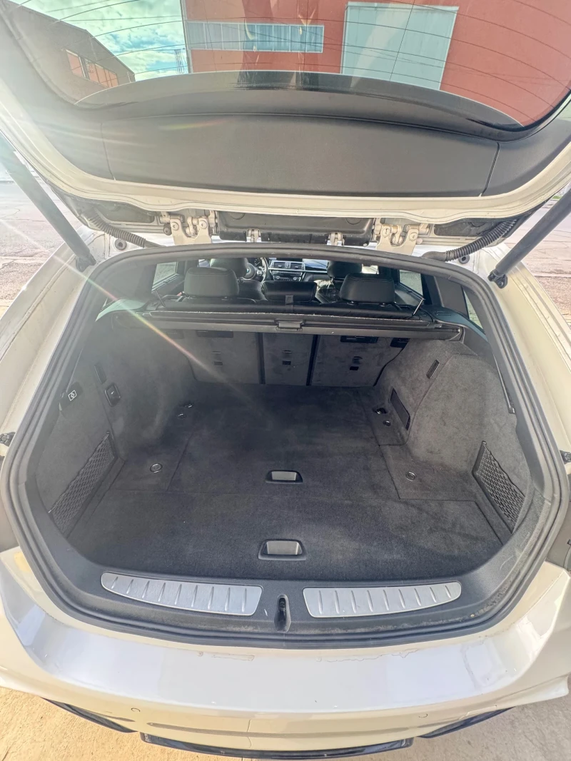 BMW 330 i, снимка 11 - Автомобили и джипове - 52680359