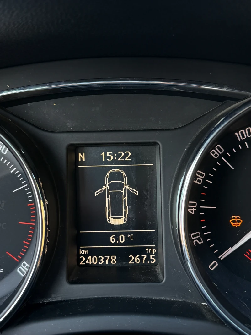 Skoda Superb, снимка 9 - Автомобили и джипове - 52794412