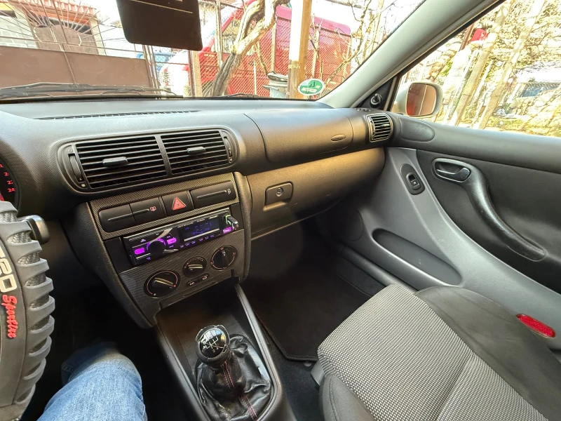 Seat Leon, снимка 8 - Автомобили и джипове - 52945200