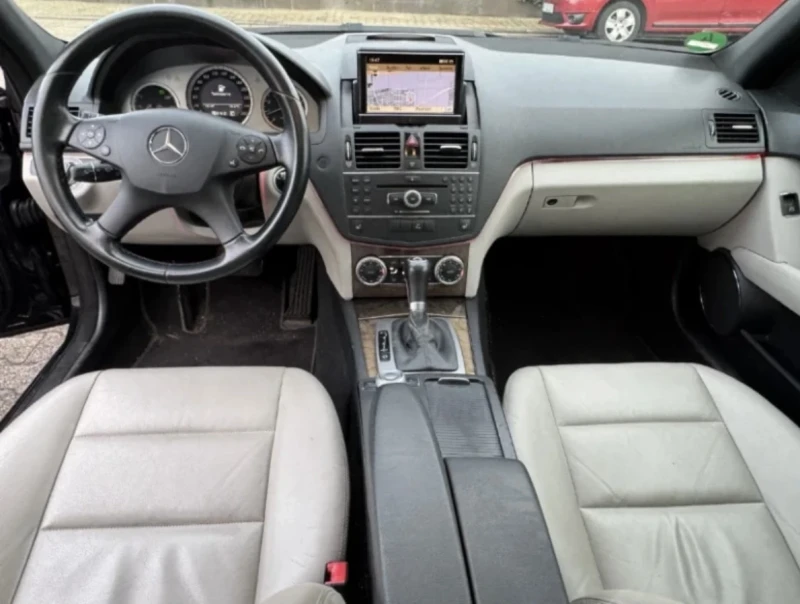 Mercedes-Benz C 350 Benzin , снимка 4 - Автомобили и джипове - 53201497