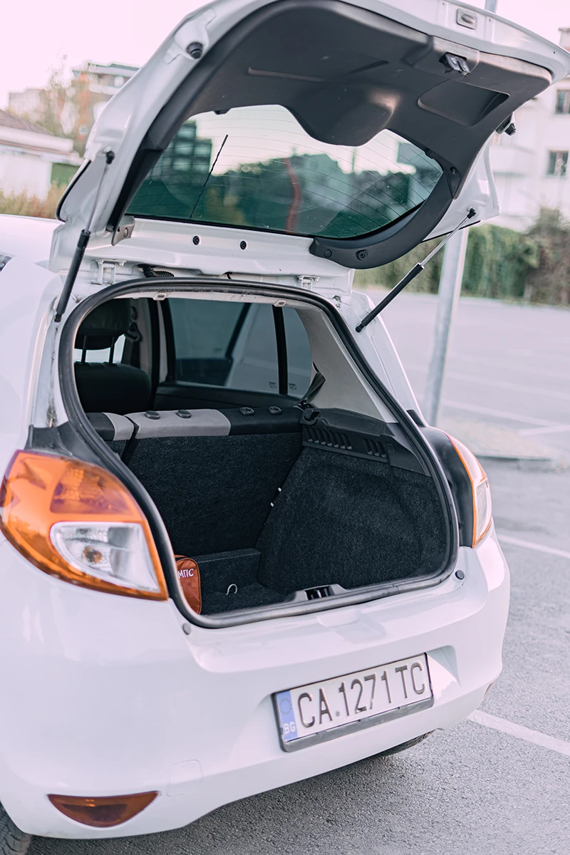 Renault Clio, снимка 6 - Автомобили и джипове - 52341570