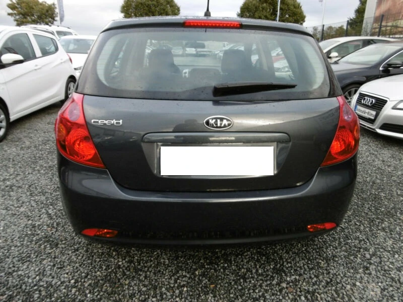 Kia Ceed 1.6, снимка 6 - Автомобили и джипове - 53991080