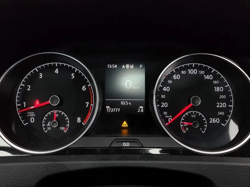 VW Golf 1.4 Tsi Premium, снимка 8 - Автомобили и джипове - 55748627