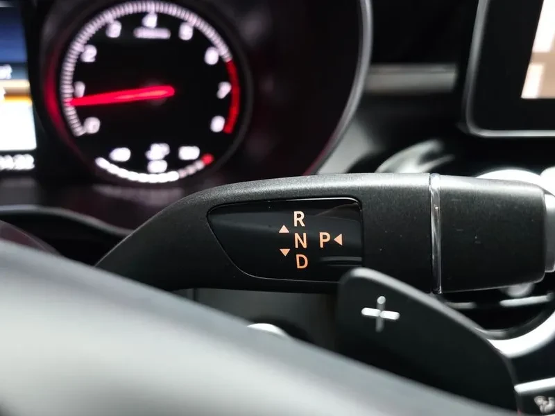 Mercedes-Benz C 200 САМО 30% АВАНС, снимка 9 - Автомобили и джипове - 56064892