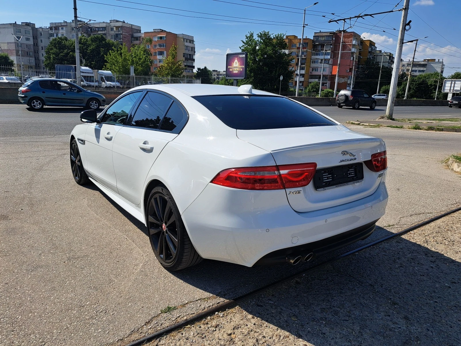 Jaguar XE  - изображение 4