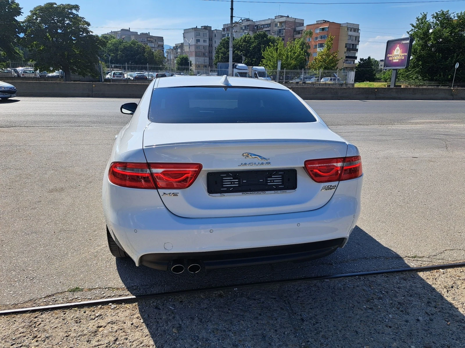 Jaguar XE  - изображение 5