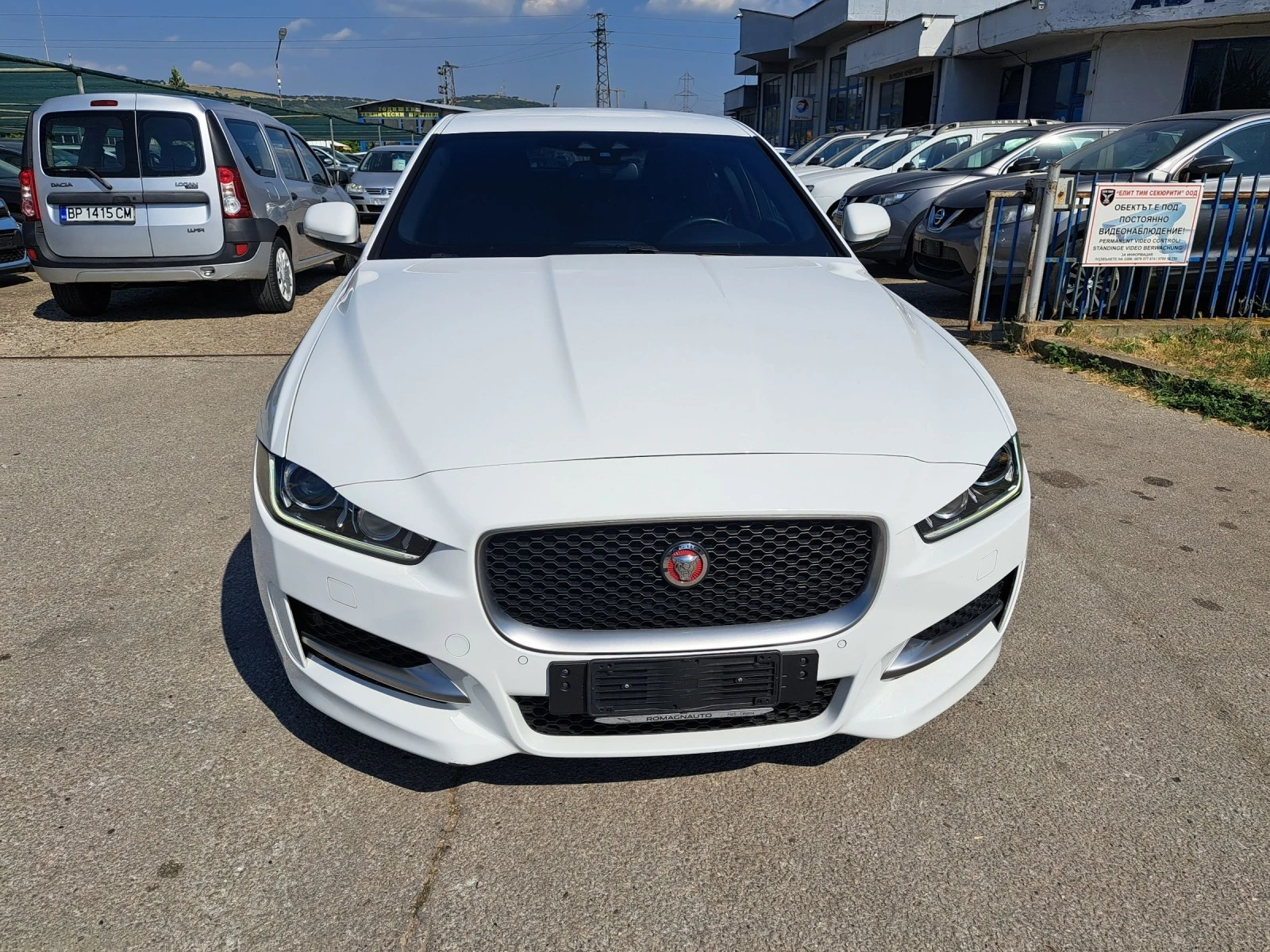 Jaguar XE  - изображение 2