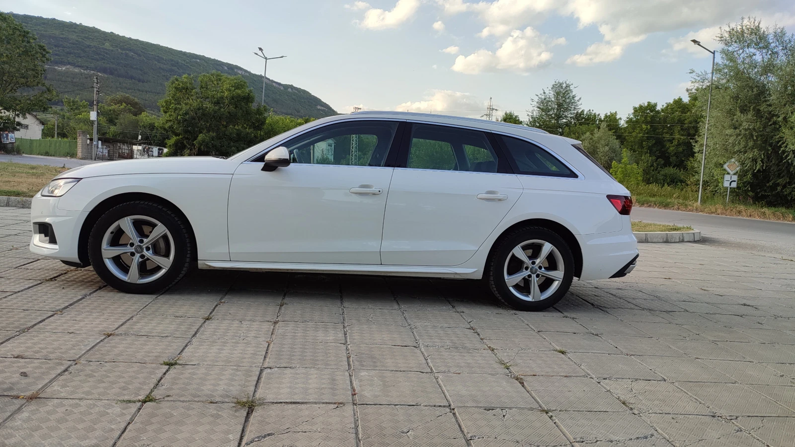 Audi A4 40TDI MATRIX LED 190ps ДИСТРОНИК - изображение 2