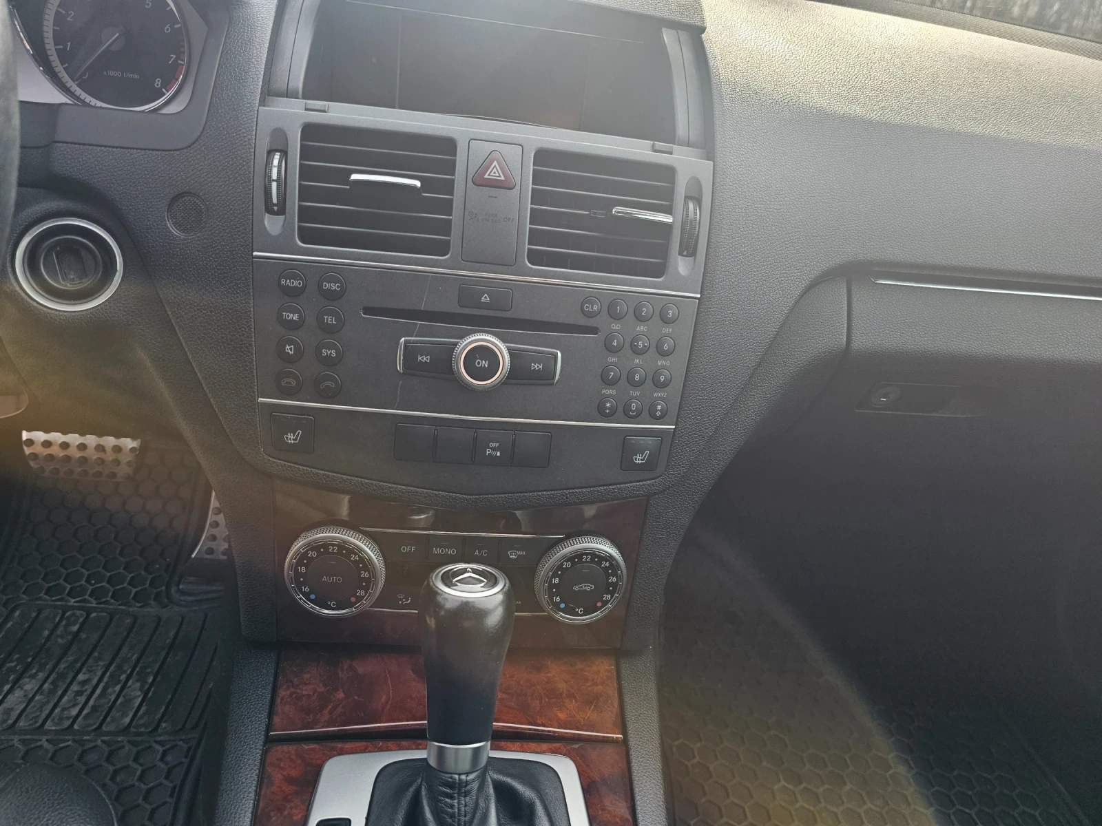 Mercedes-Benz C 300 V-6  | Mobile.bg   11