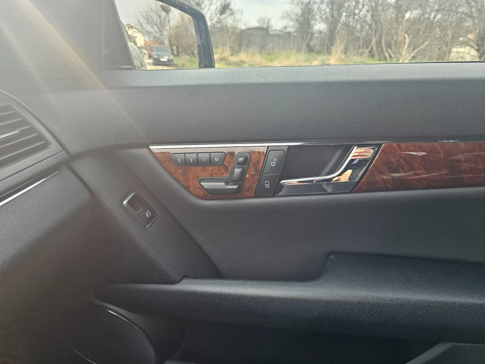 Mercedes-Benz C 300 V-6  | Mobile.bg   12