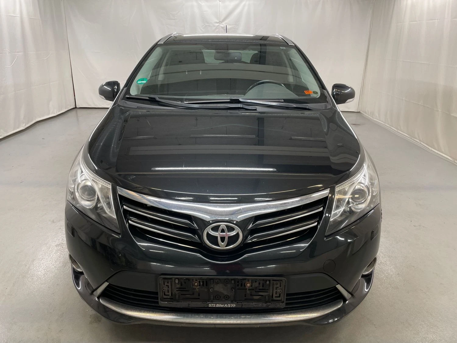 Toyota Avensis 1.8i/147HP/НАВИГАЦИЯ - изображение 2