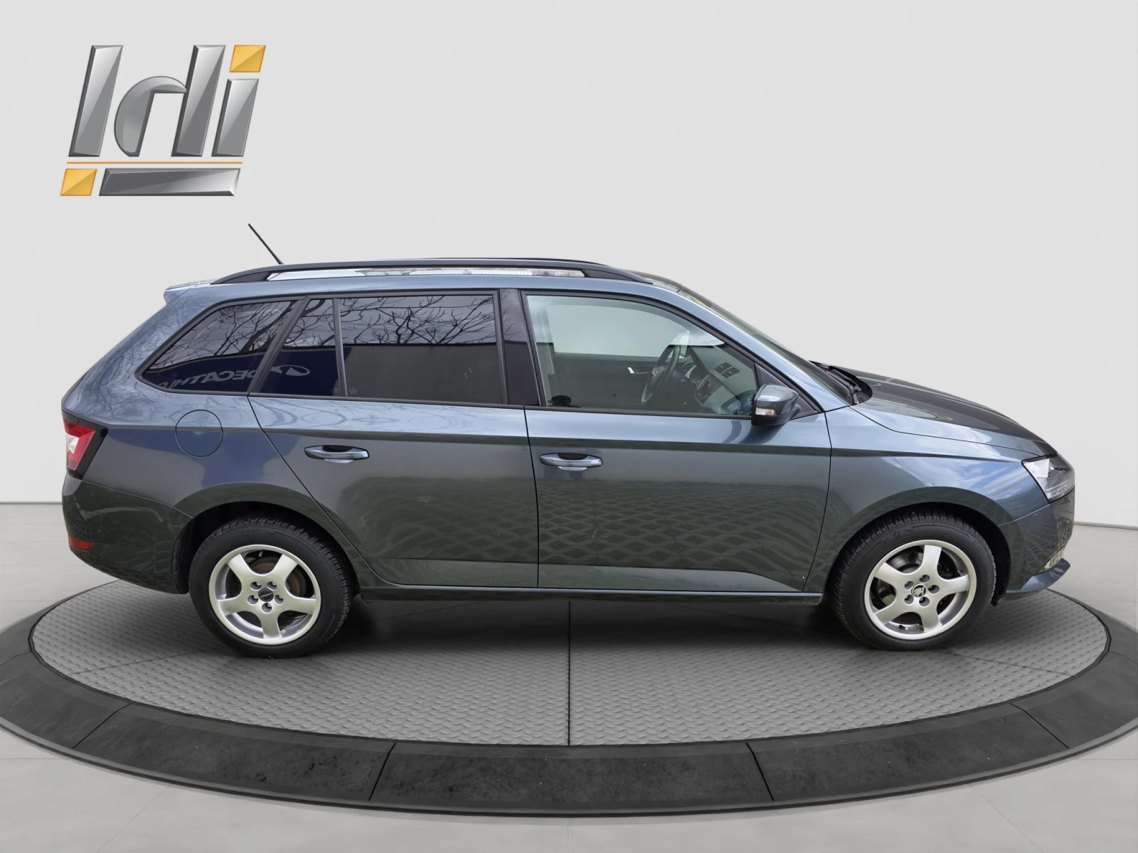 Skoda Fabia 1.0 - изображение 7