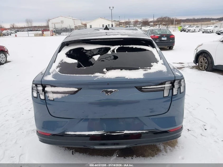 Ford Mustang Mach-E PREMIUM | ЦЕНА ДО БЪЛГАРИЯ | , снимка 15 - Автомобили и джипове - 53776605