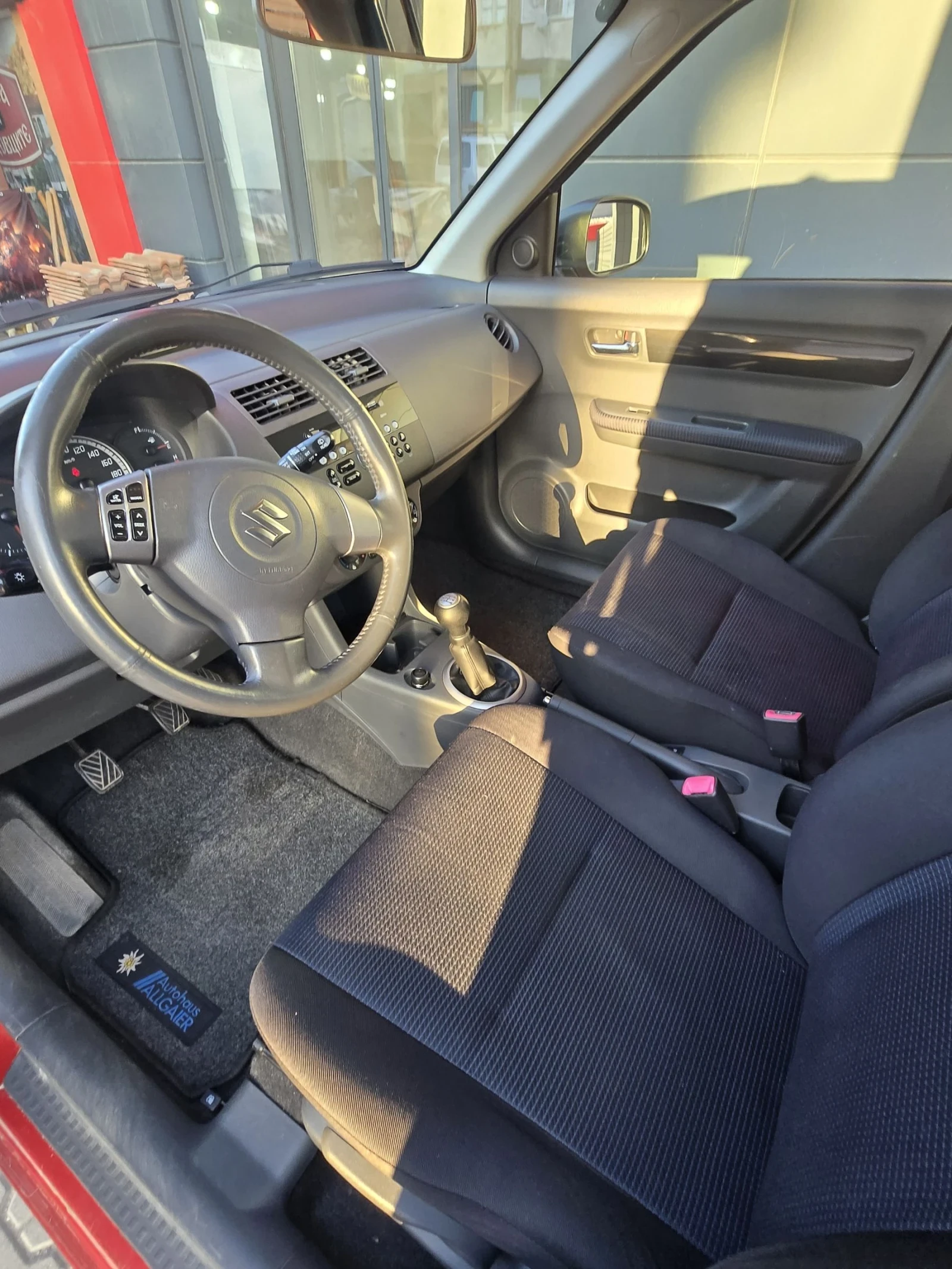 Suzuki Swift 1.3 бензин 90к.с. 130000км.4?4, снимка 9 - Автомобили и джипове - 53818493