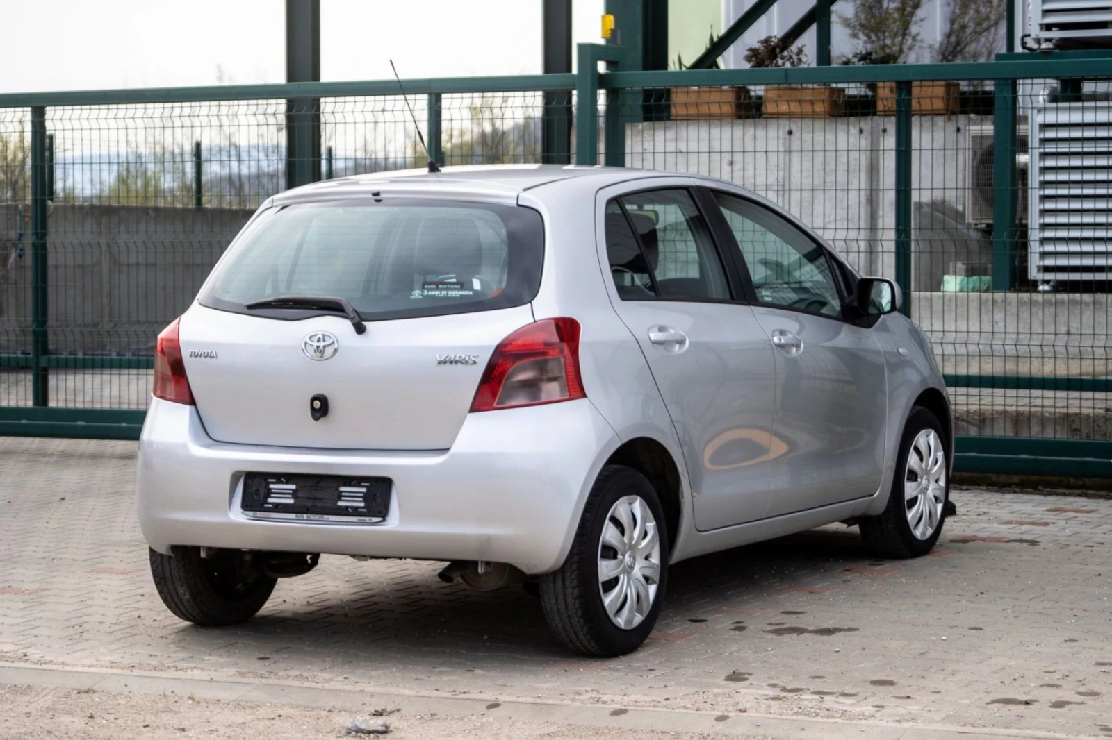 Toyota Yaris Автоматик!! 130 хил!  Реална, снимка 6 - Автомобили и джипове - 54213692