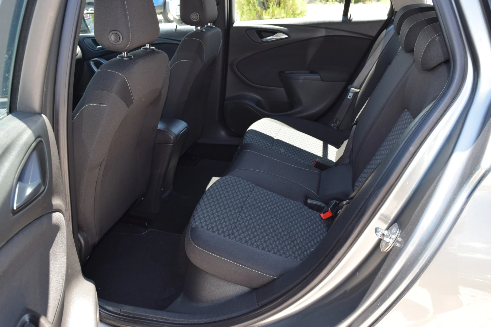 Opel Astra 1, 6cdti* Euro6B* Навигация, снимка 16 - Автомобили и джипове - 54847078