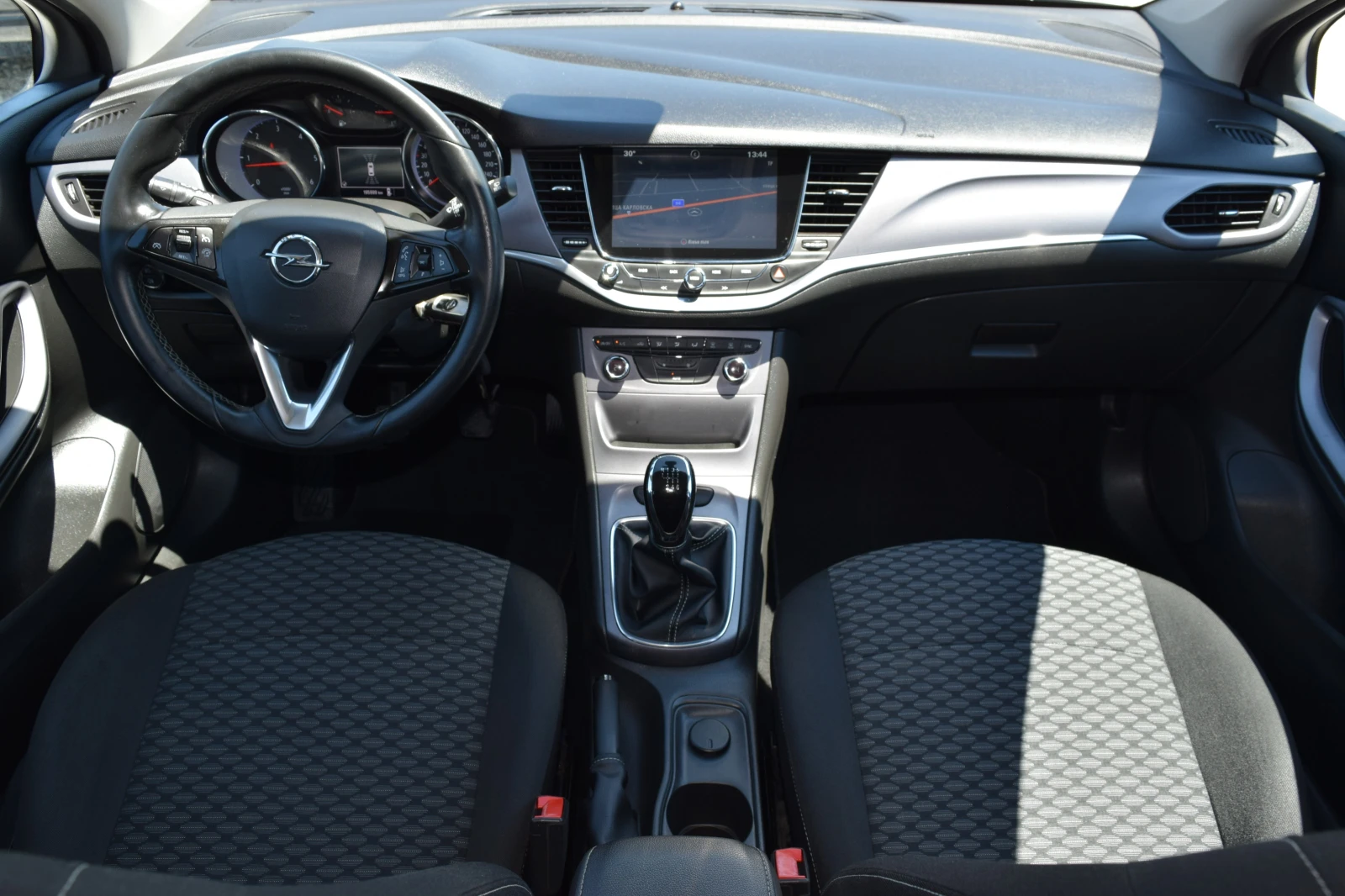 Opel Astra 1, 6cdti* Euro6B* Навигация, снимка 12 - Автомобили и джипове - 54847078